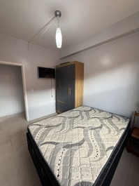 Ótima Kitinete com AC, 50m do mar na Enseada