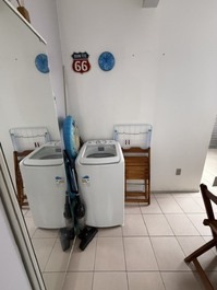 Ótima Kitinete com AC, 50m do mar na Enseada