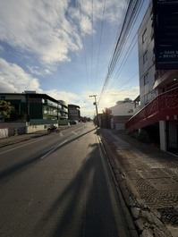 Ótima Kitinete com AC, 50m do mar na Enseada