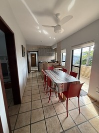 Ótimo apartamento na Prainha, 50m da prainha