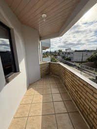 Ótimo apartamento na Prainha, 50m da prainha
