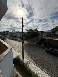 Ótimo apartamento na Prainha, 50m da prainha