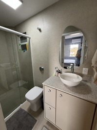 Beautiful Kitinete with AC, WI-FI, garage, 250m from Prainha