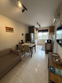 Beautiful Kitinete with AC, WI-FI, garage, 250m from Prainha