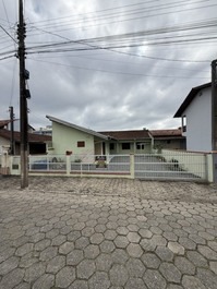 Magnífica casa, 1 suite con aire acondicionado, wifi, barbacoa, garaje cubierto.