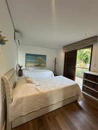 Propriedade Exclusiva à Beira-Mar na praia da Barra do Sahy