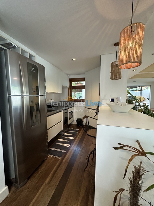 Casa para aluguel de temporada em São Sebastião (Barra do Sahy)