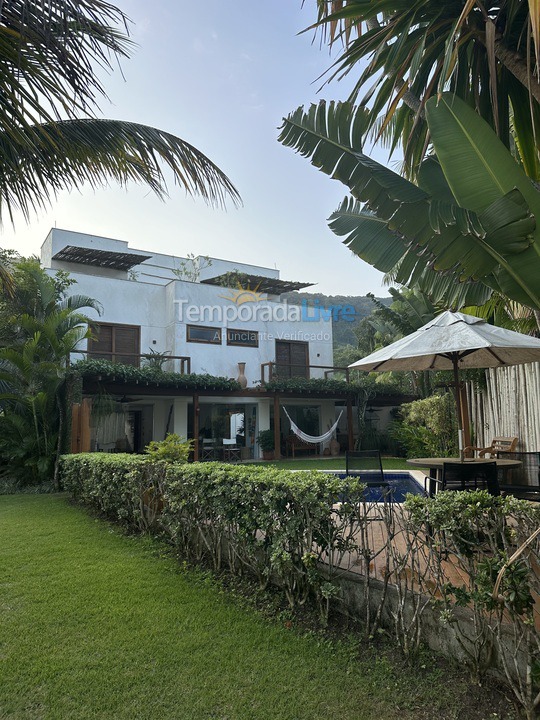Casa para aluguel de temporada em São Sebastião (Barra do Sahy)
