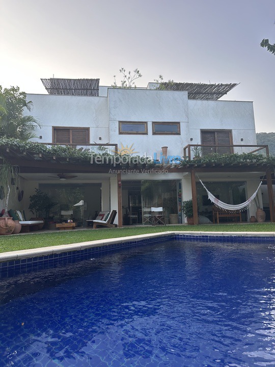 Casa para aluguel de temporada em São Sebastião (Barra do Sahy)