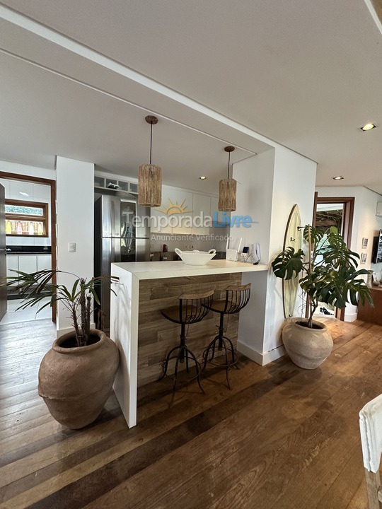 Casa para aluguel de temporada em São Sebastião (Barra do Sahy)