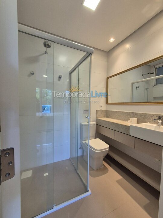 Apartamento para aluguel de temporada em Florianópolis (Jurere Tradicional)