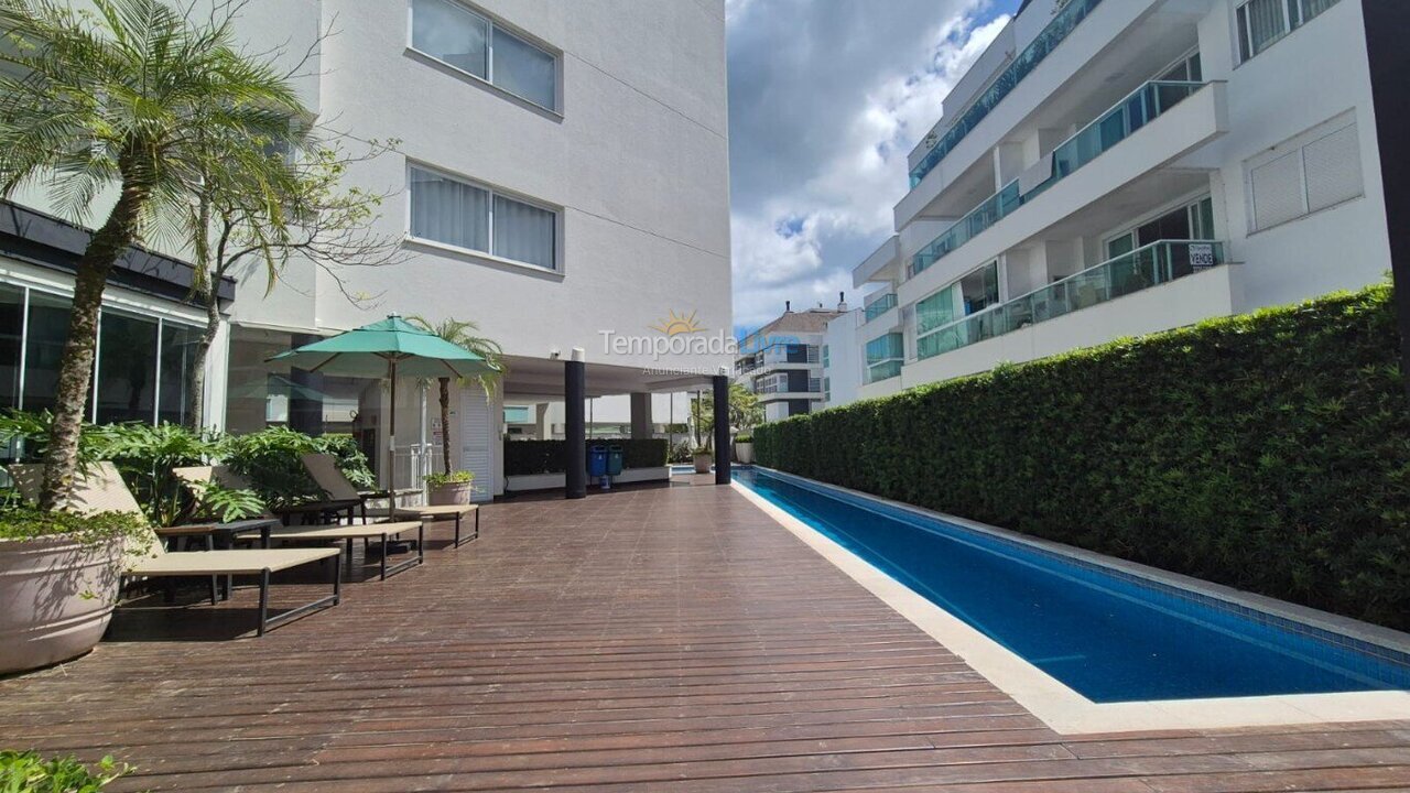 Apartamento para aluguel de temporada em Florianópolis (Jurere Tradicional)