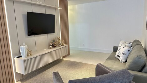 New apartment in Residencial Lumina with swimming pool.