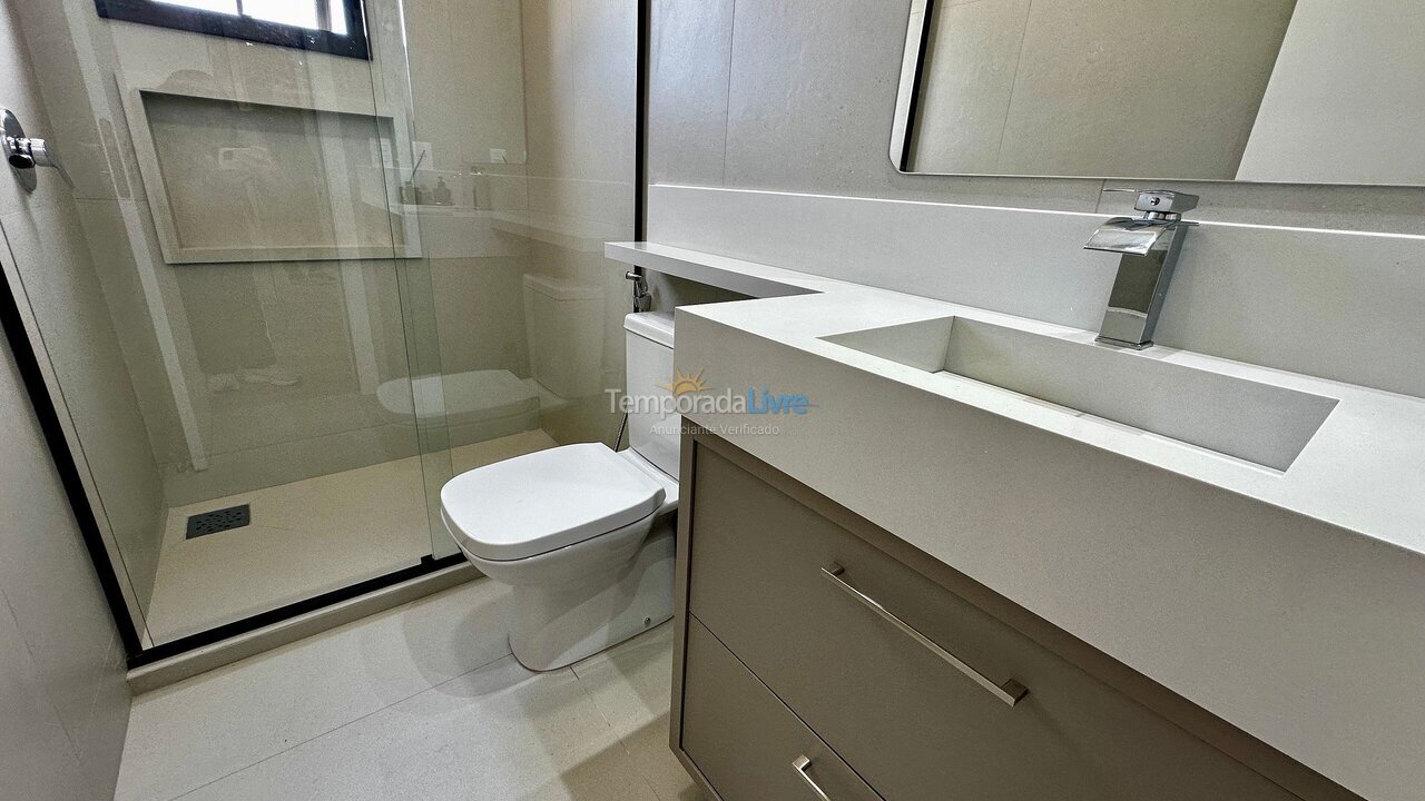 Apartment for vacation rental in Bombinhas (Praia de Bombas)