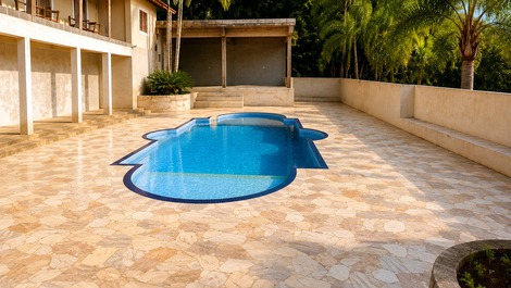 Party hall with pool and barbecue in Jarinu