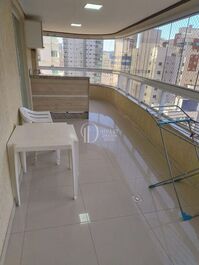 4 habitaciones, 2 suites, 2 estacionamientos | Meia Praia