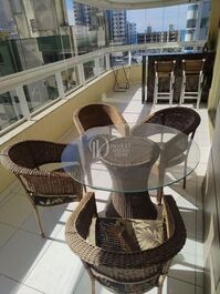 4 bedrooms, 2 suites, 2 parking spaces | Meia Praia
