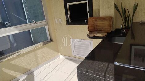 4 bedrooms, 2 suites, 2 parking spaces | Meia Praia