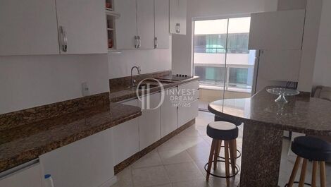 2 suites, 1 dormitorio, 2 estacionamientos | Meia Praia