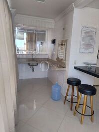 3 suites, 2 parking spaces | Meia Praia