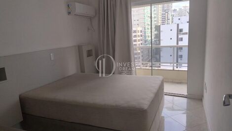 2 suites, 1 dormitorio, 2 estacionamientos | Meia Praia