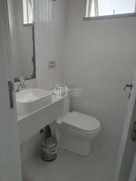 3 suites, 2 parking spaces | Meia Praia