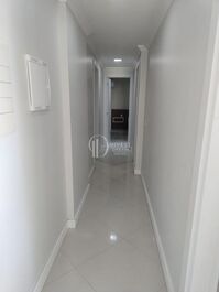 3 suites, 2 parking spaces | Meia Praia