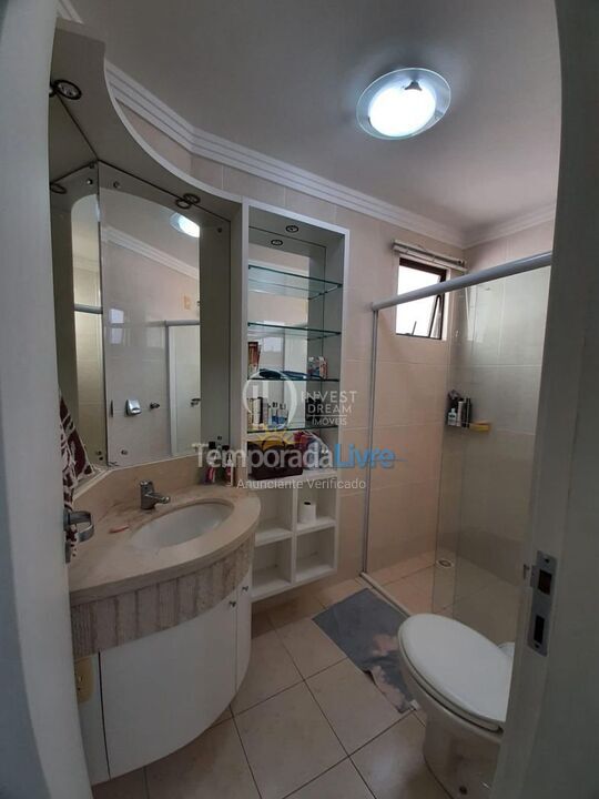 Apartamento para aluguel de temporada em Itapema (Meia Praia)