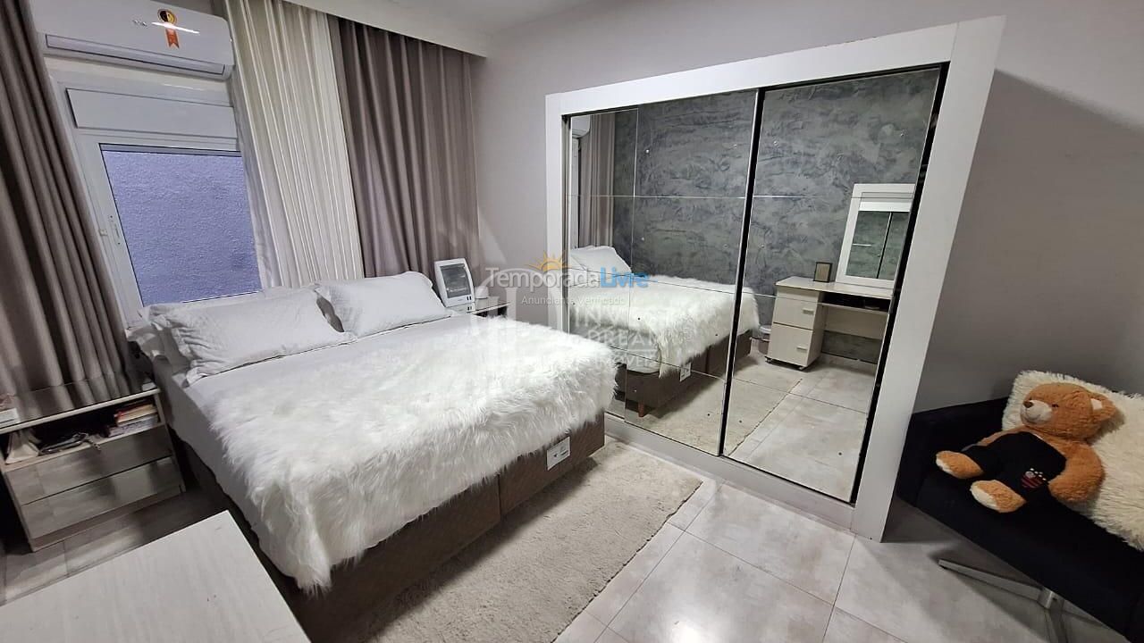 Apartamento para aluguel de temporada em Itapema (Centro)