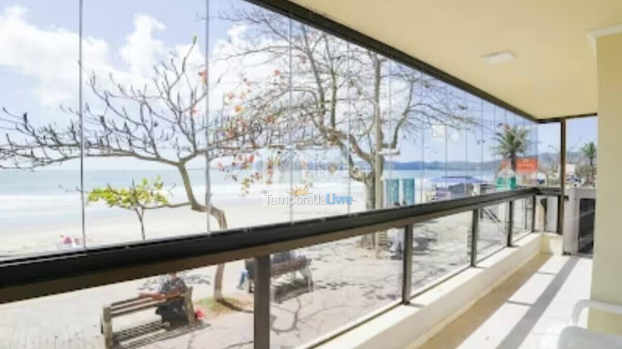 Apartment for vacation rental in Itapema (Meia Praia)
