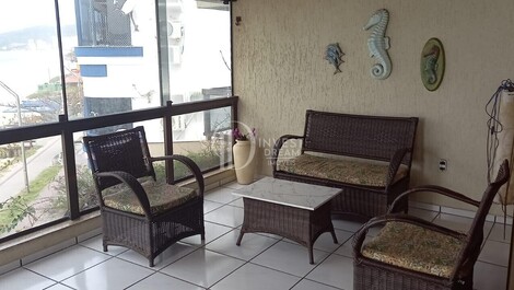 El apartamento tiene capacidad para hasta 14 personas.