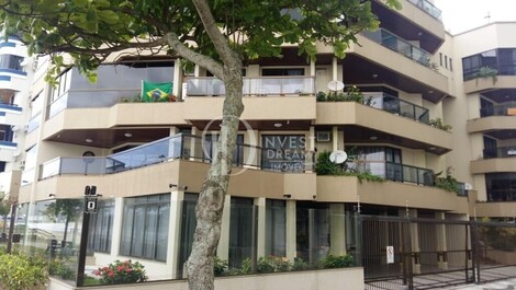 El apartamento tiene capacidad para hasta 14 personas.