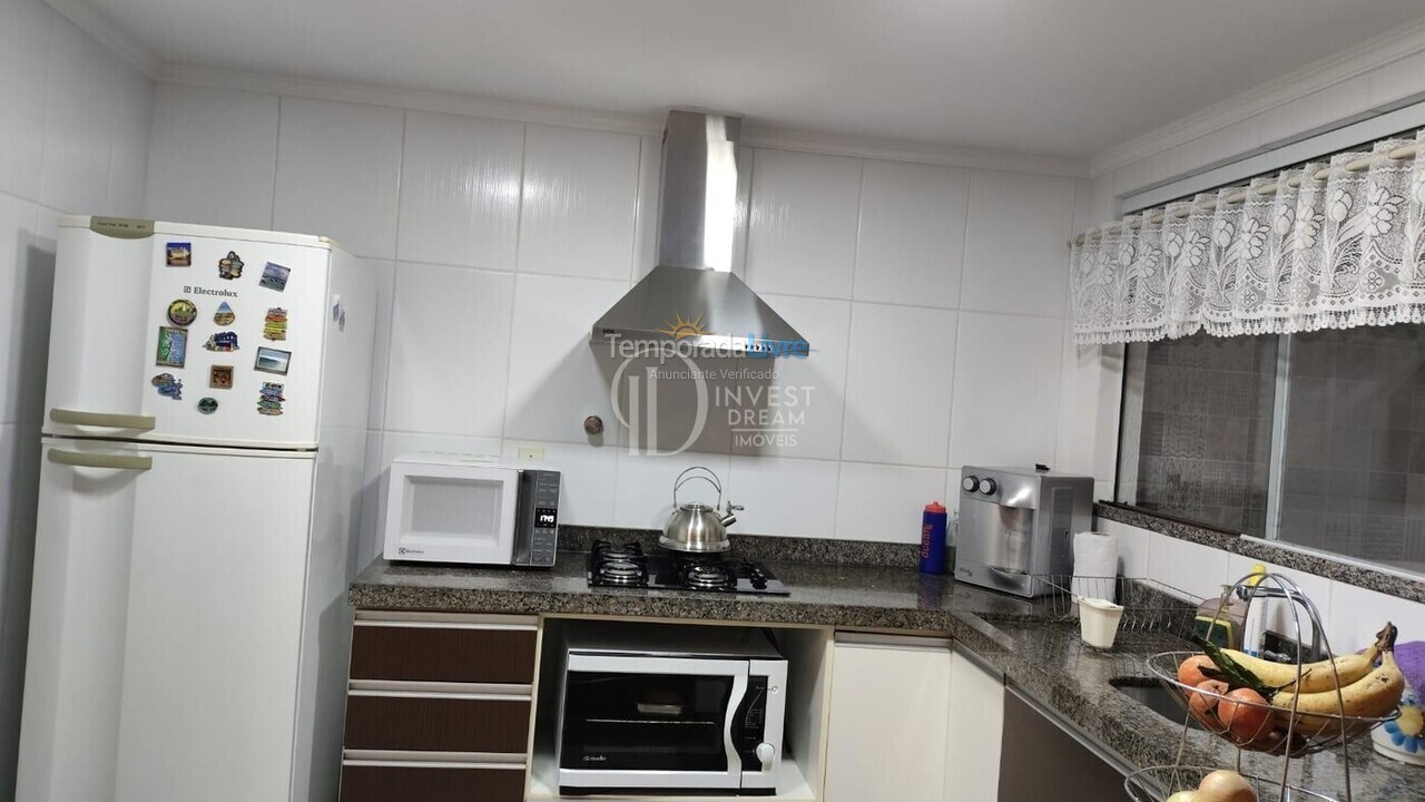 Casa para alquiler de vacaciones em Itapema (Meia Praia)