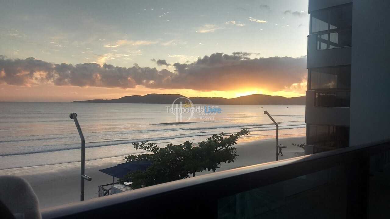 Apartment for vacation rental in Itapema (Meia Praia)
