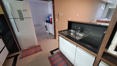 3 suites, 1 powder room, 2 parking spaces