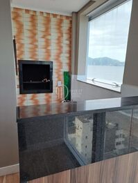 3 suites, 1 powder room, 2 parking spaces