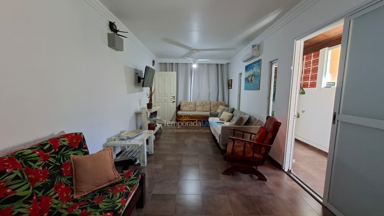 Casa para alquiler de vacaciones em Ubatuba (Praia das Toninhas)