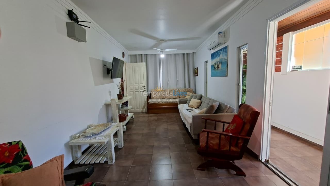 Casa para alquiler de vacaciones em Ubatuba (Praia das Toninhas)