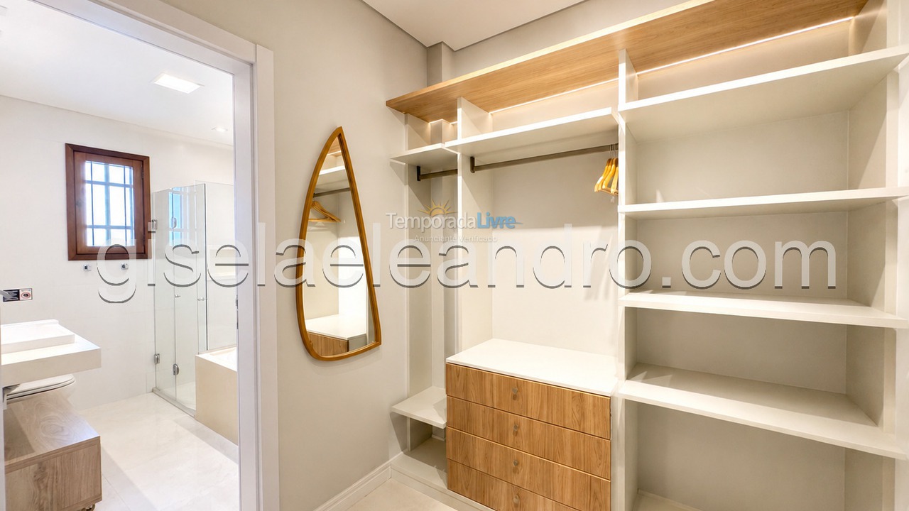 Casa para aluguel de temporada em Florianopolis (Jurerê Internacional)