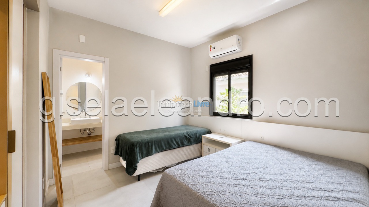 Casa para aluguel de temporada em Florianopolis (Jurerê Internacional)