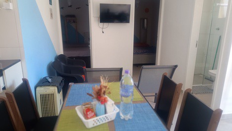 Sala de refeições e tv