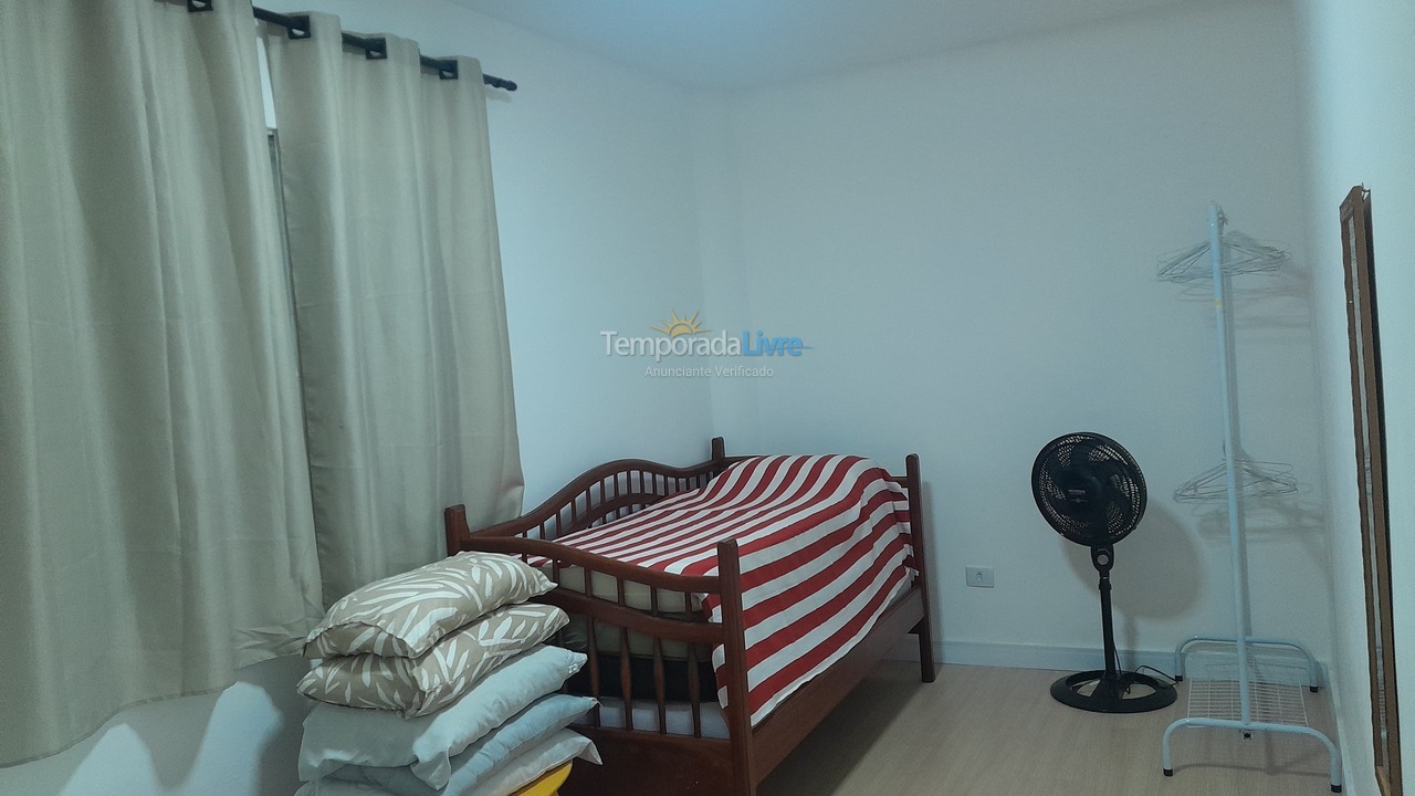 Apartamento para aluguel de temporada em Praia Grande (Praia do Caiçara)
