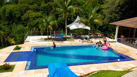 Casa de campo en Atibaia, piscina con tobogán, jacuzzi.