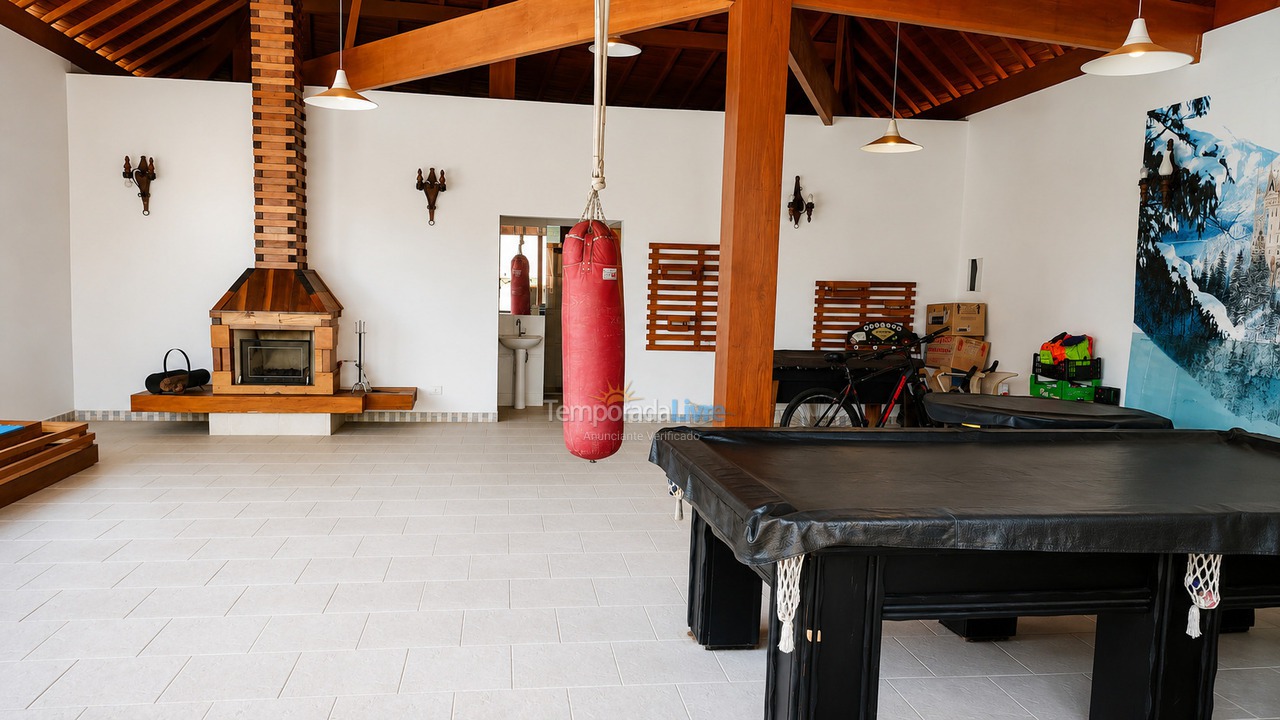 Granja para alquiler de vacaciones em Atibaia (Rio Acima)