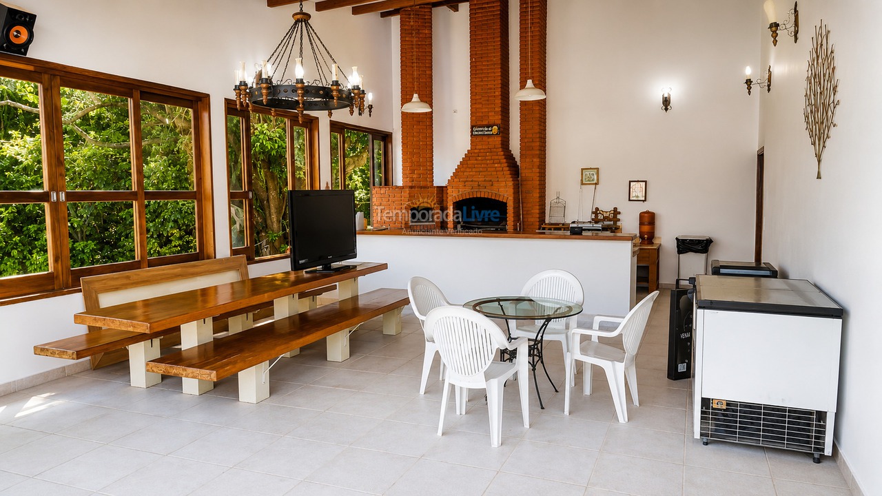 Granja para alquiler de vacaciones em Atibaia (Rio Acima)