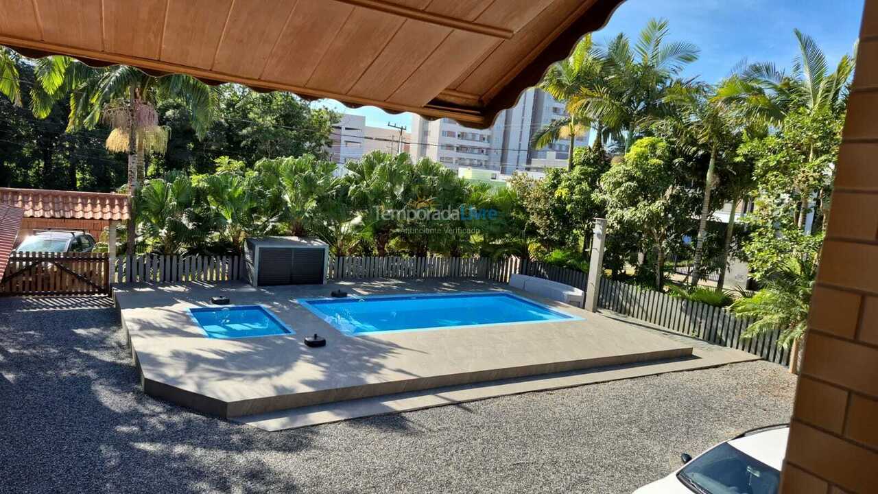 Casa para aluguel de temporada em Itapoá (Itapoá)