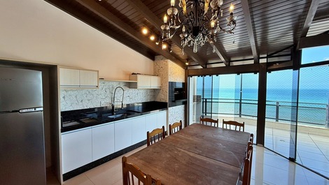 Apartamento de 4 habitaciones frente al mar Itapema Meia Praia SC