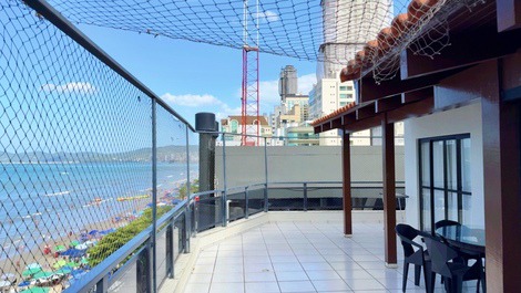 Apartamento de 4 habitaciones frente al mar Itapema Meia Praia SC