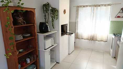 Lindo apartamento à 100 metros da praia de Mariscal - Ref.238