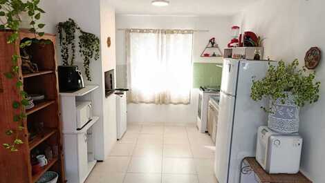 Lindo apartamento à 100 metros da praia de Mariscal - Ref.238